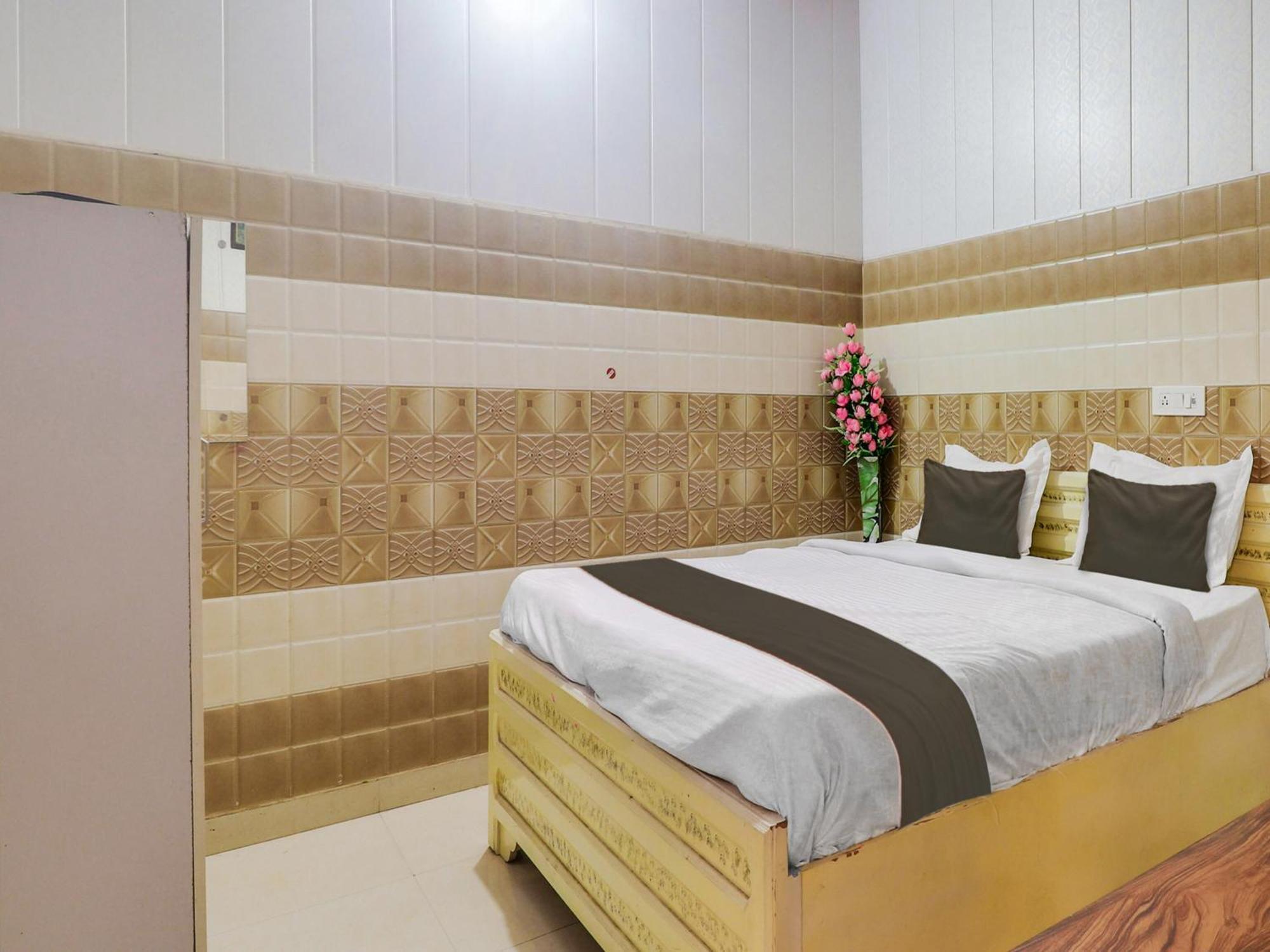 Collection O Paradise And Restaurant Hotel Kashipur Buitenkant foto